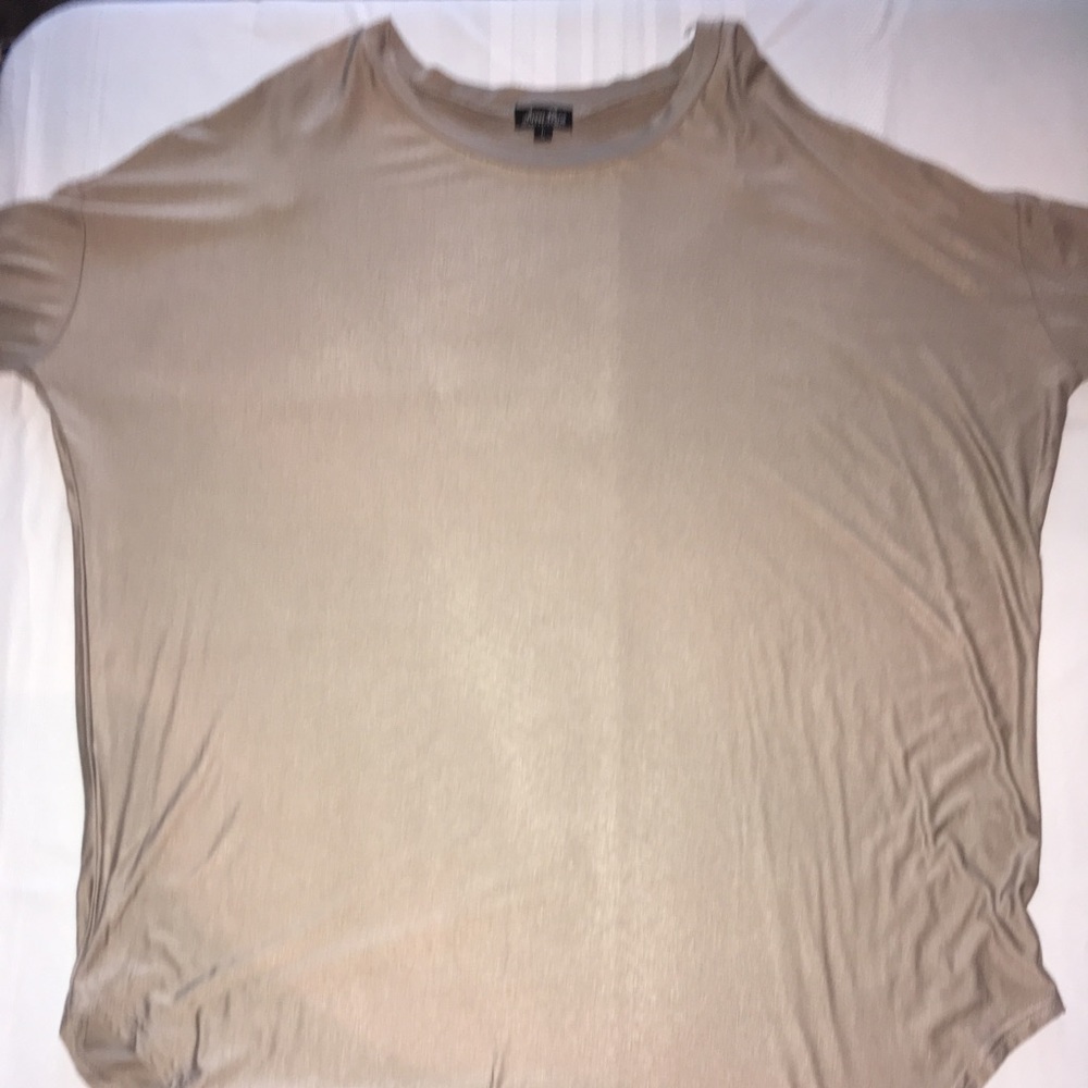 Women’s boutique tunic top